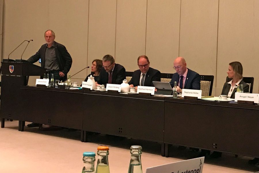 Fraktionsvorsitzenden Hans Meyer während seiner Haushaltsrede